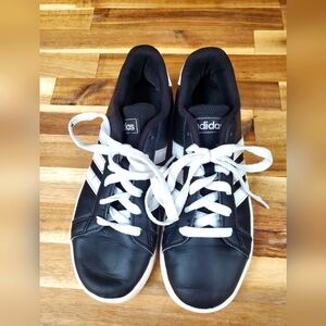 Boys Adidas tennis shoes